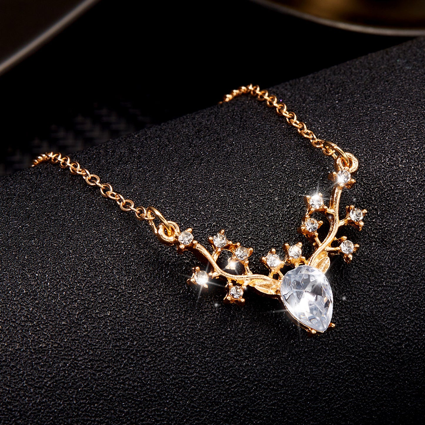 🦌Little elk pendant necklace✨