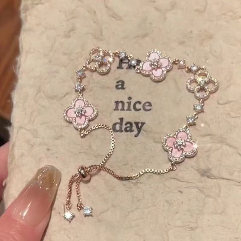 Four - leaf clover bracelet💫