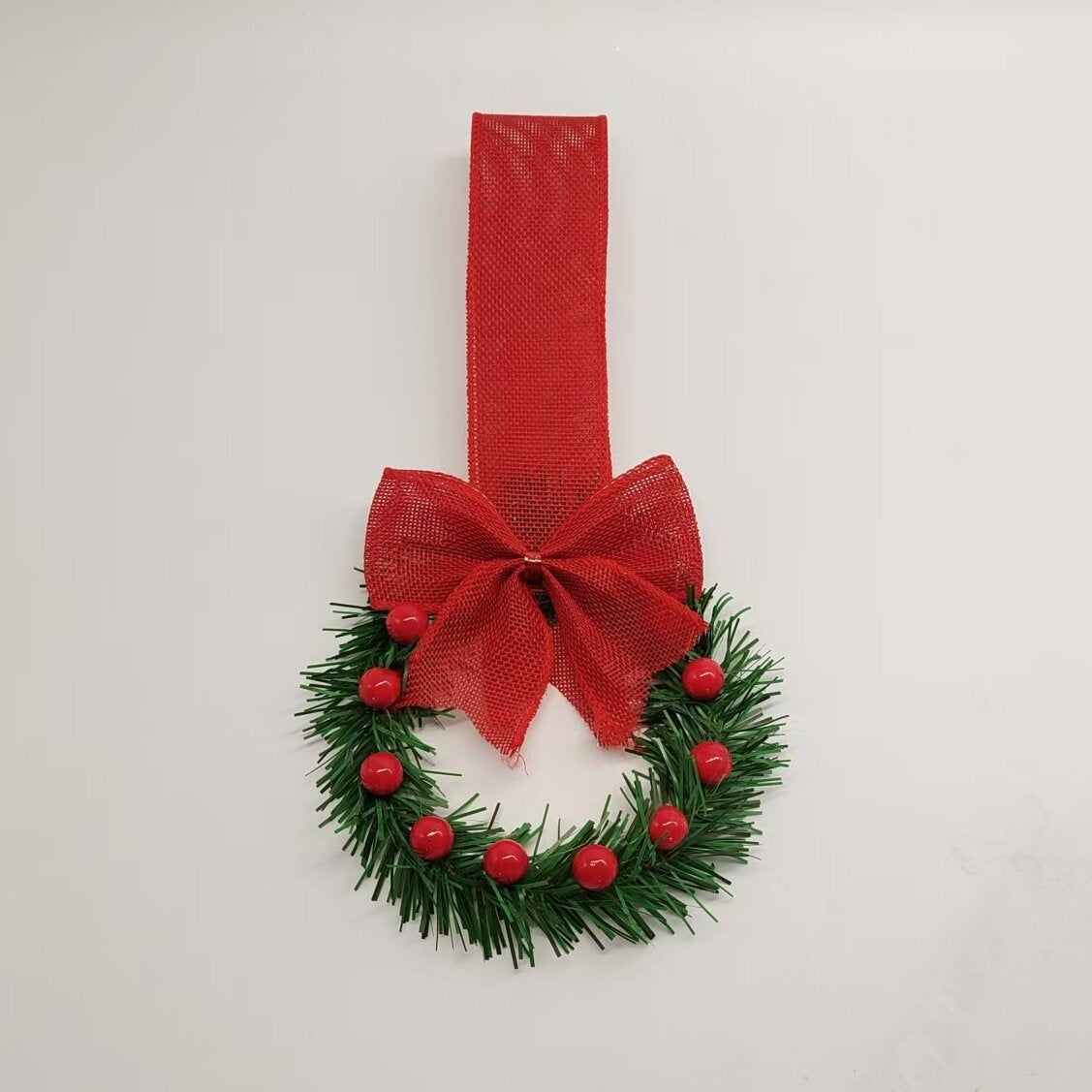 Holy wreath decorative pendant